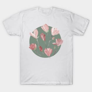 Magnolia on green T-Shirt